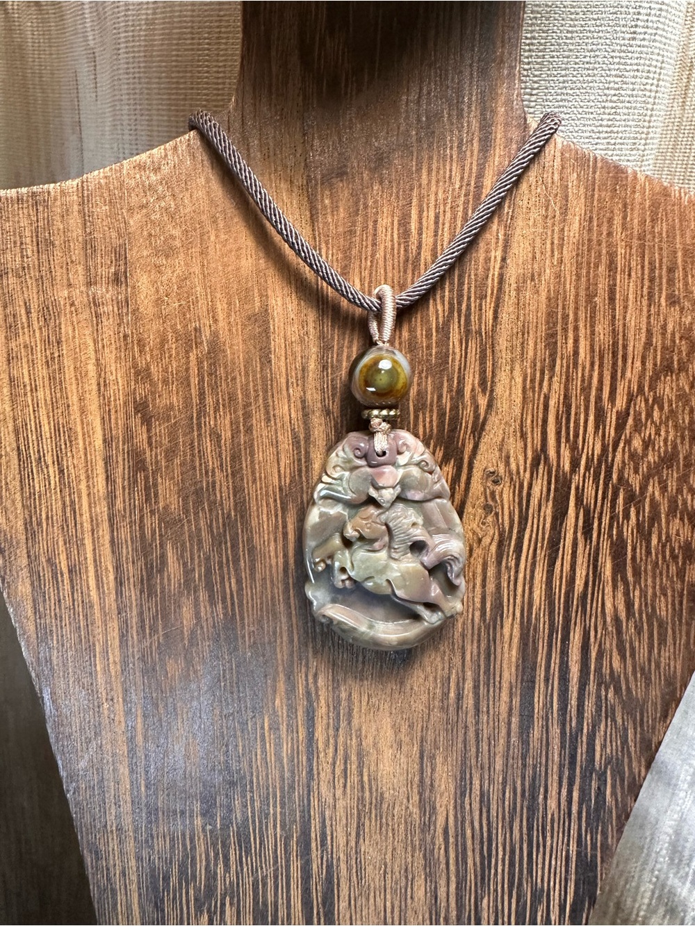 Alashan Agate Horse Carving Pendant Necklace on Brown Rope - Picture 15 of 16